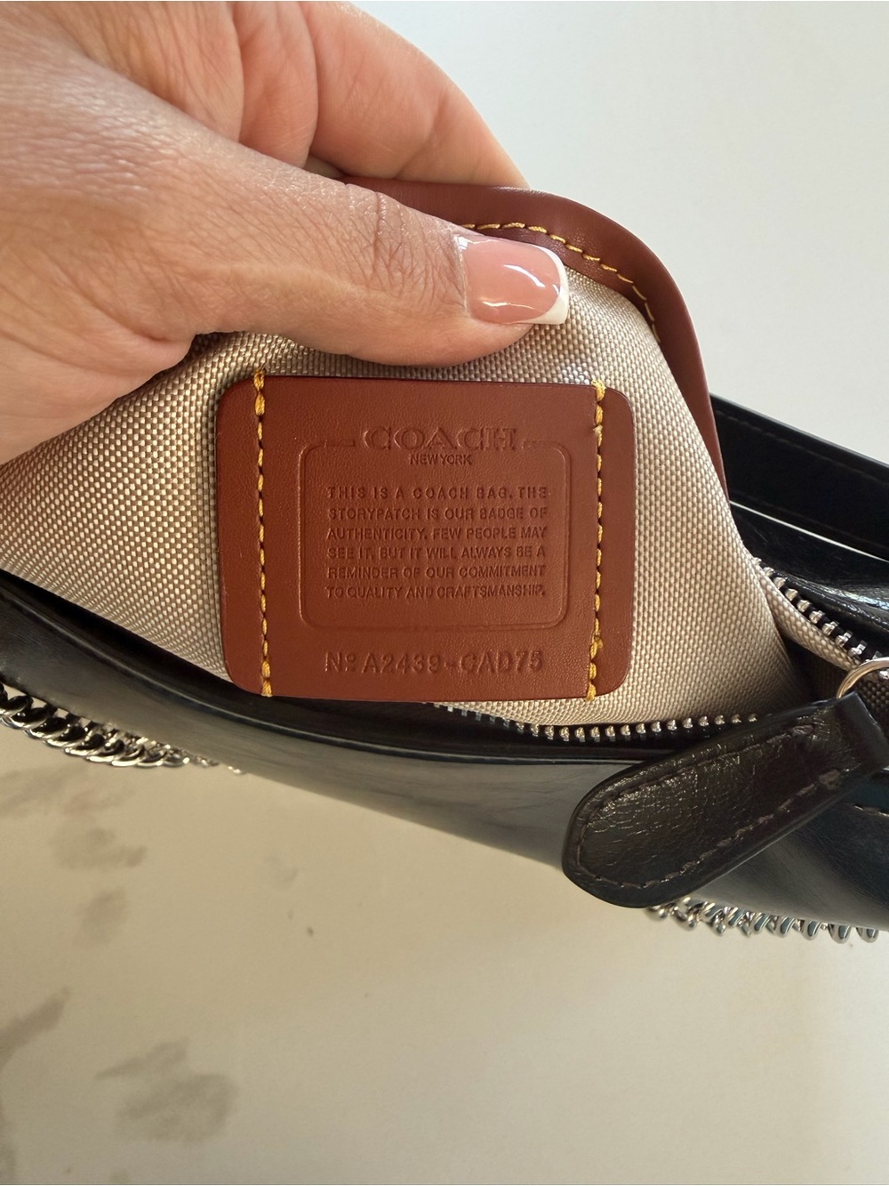 Coach Juliet Shoulder Bag 25 in black glazed - Picture 5 of 5